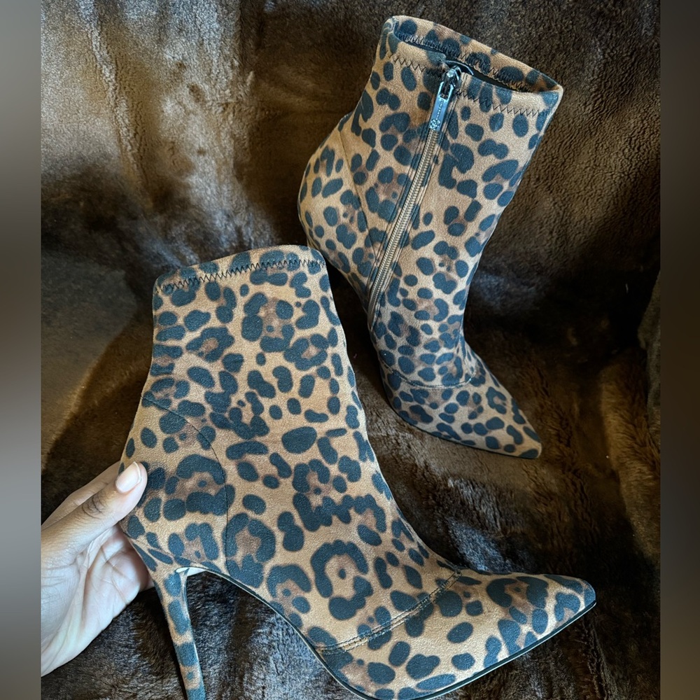 Size 11 leopard print booty by Jessica Simpson.